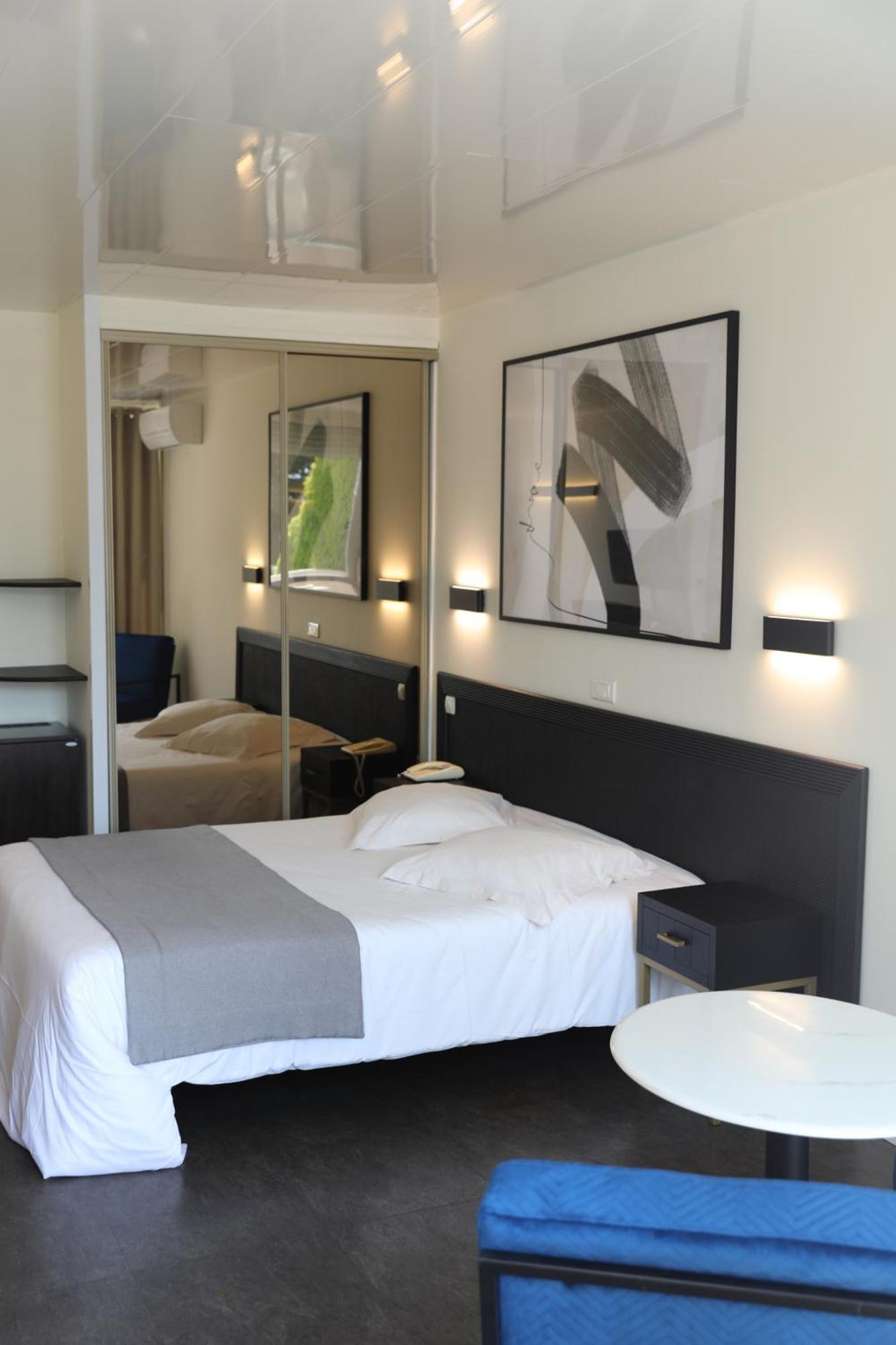 Les Alcyons Hotell Le Lavandou Eksteriør bilde