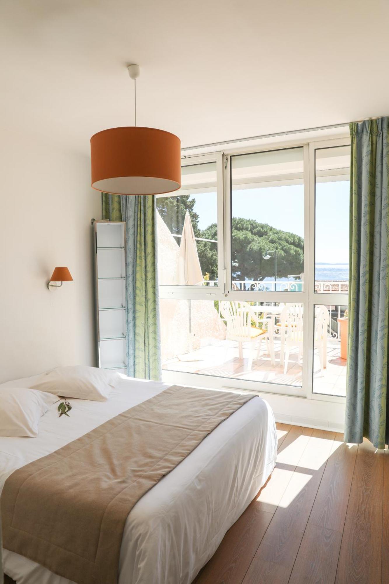 Les Alcyons Hotell Le Lavandou Eksteriør bilde