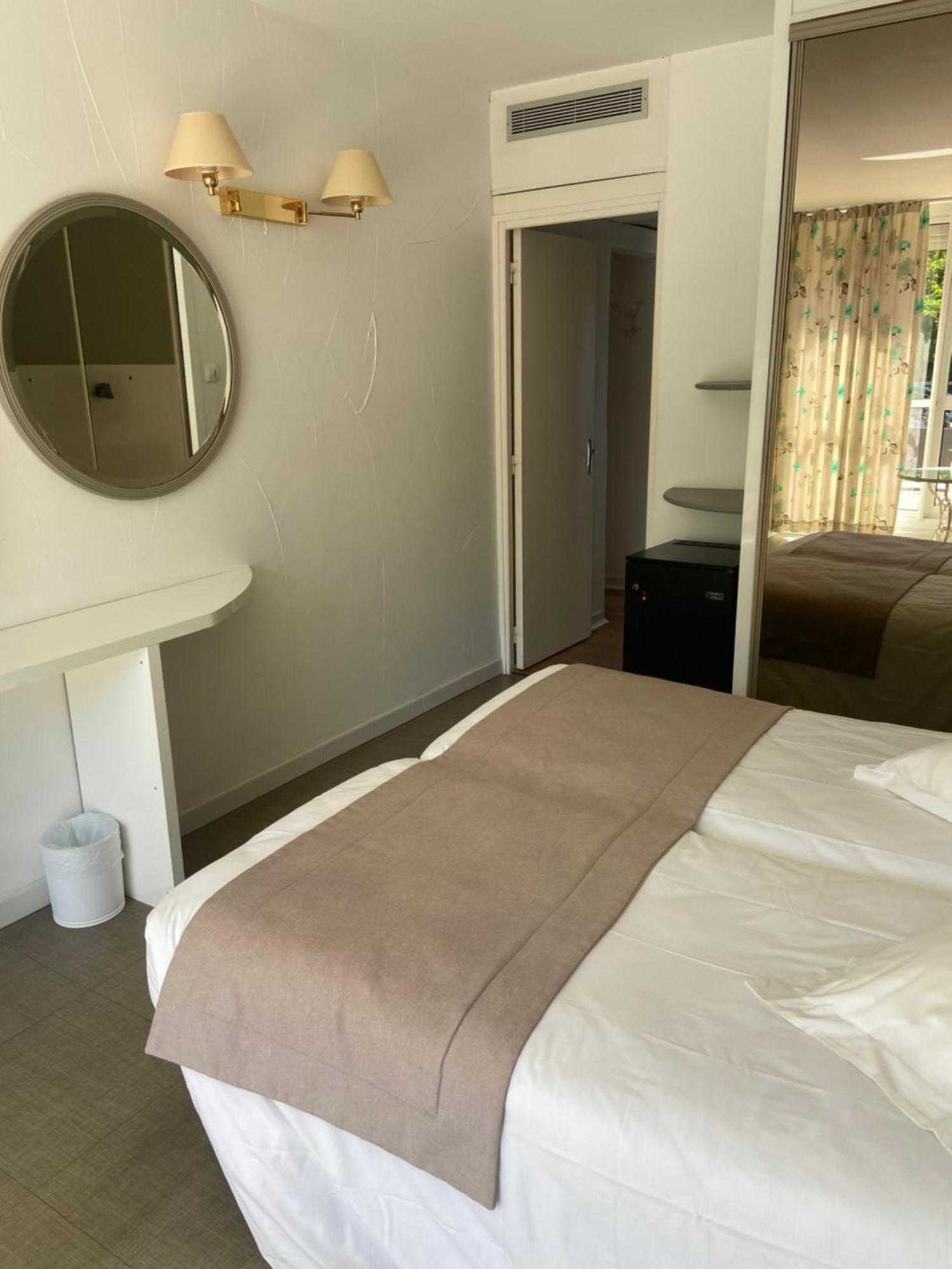 Les Alcyons Hotell Le Lavandou Eksteriør bilde